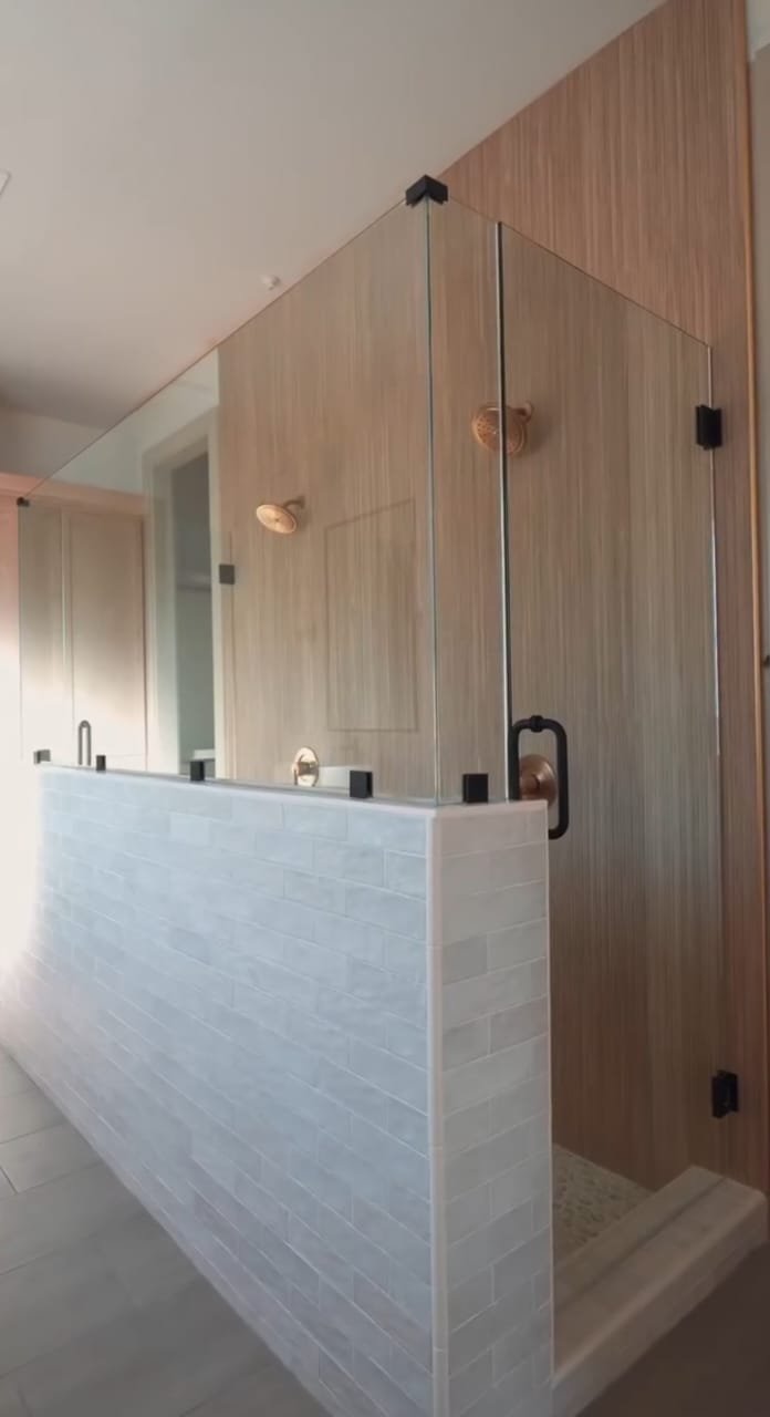 shower glass partition in dubai